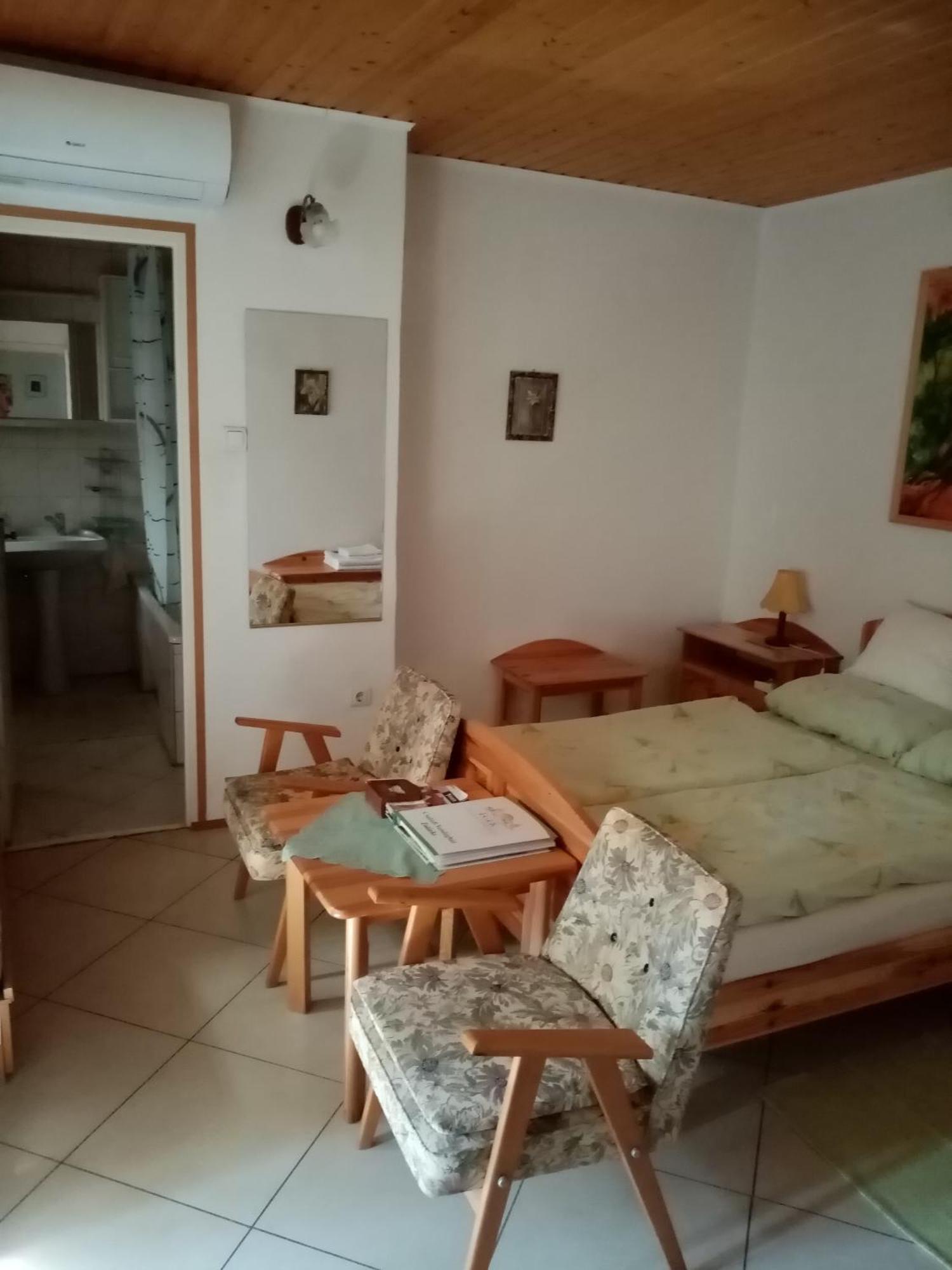 Csaladi Vendeghaz Daire Eğri Dış mekan fotoğraf