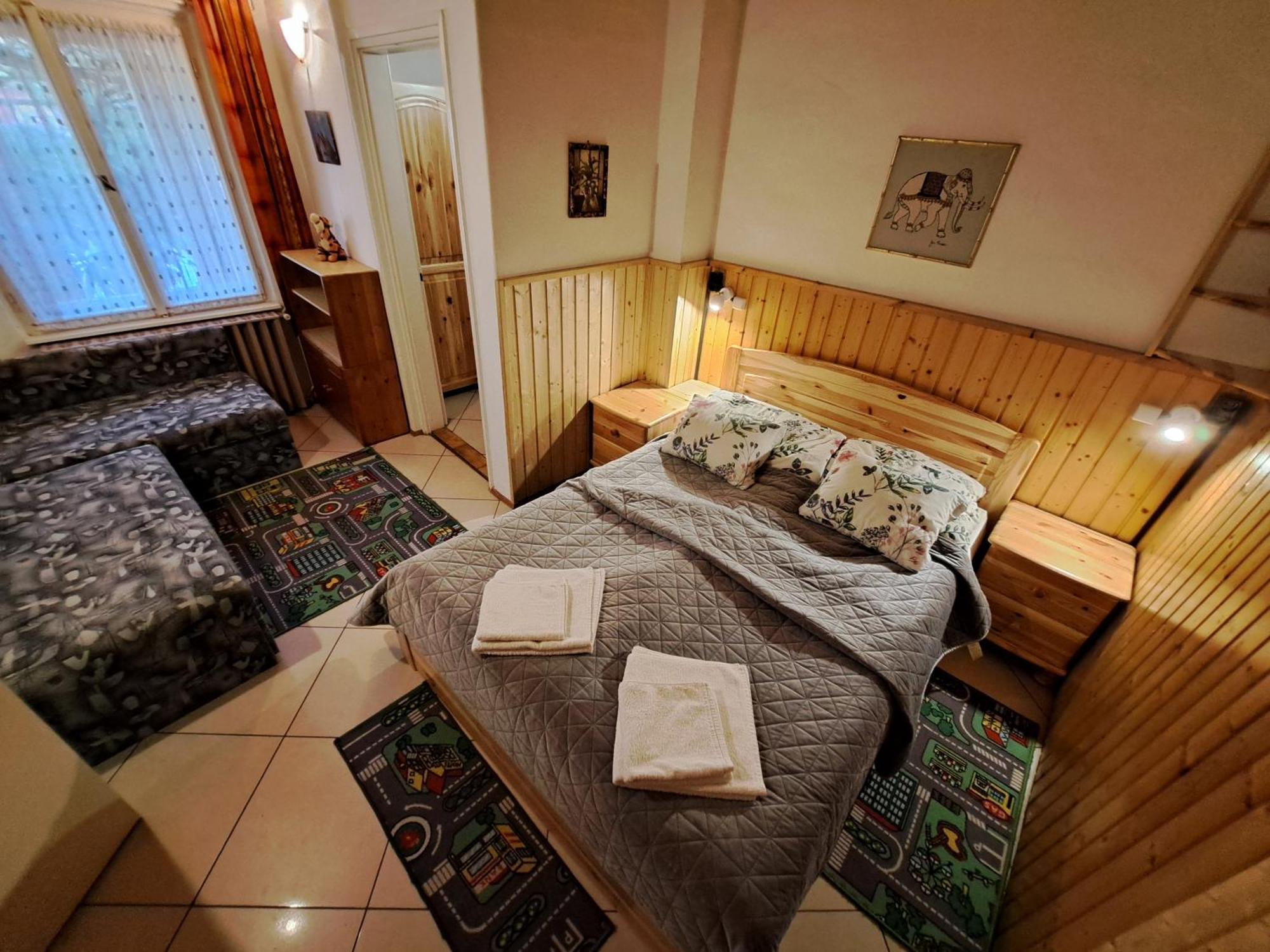 Csaladi Vendeghaz Daire Eğri Dış mekan fotoğraf